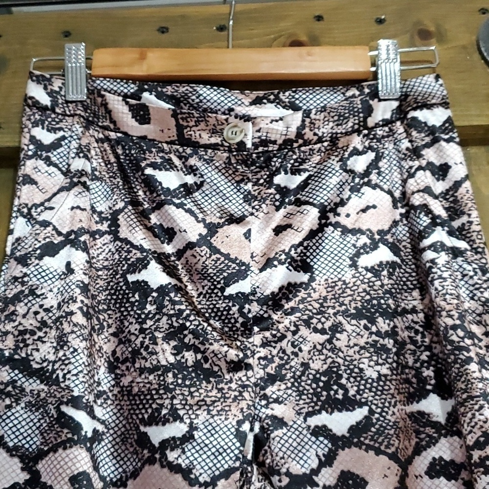 MILK AND HONEY SNAKESKIN ANIMAL PRINT FLARE PANTS SIZE MEDIUM MOBWIFE CLUBWEAR - Picture 2 of 9